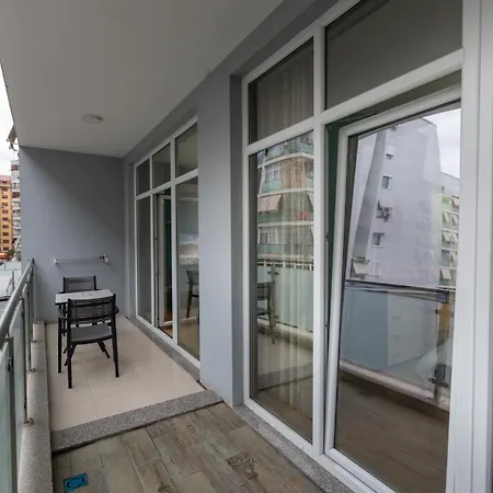 K&m Apartamento Tirana